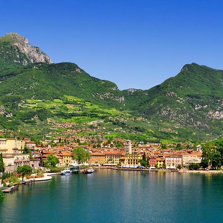 Appartamento Lara - Happy Rentals Riva del Garda Eksteriør billede