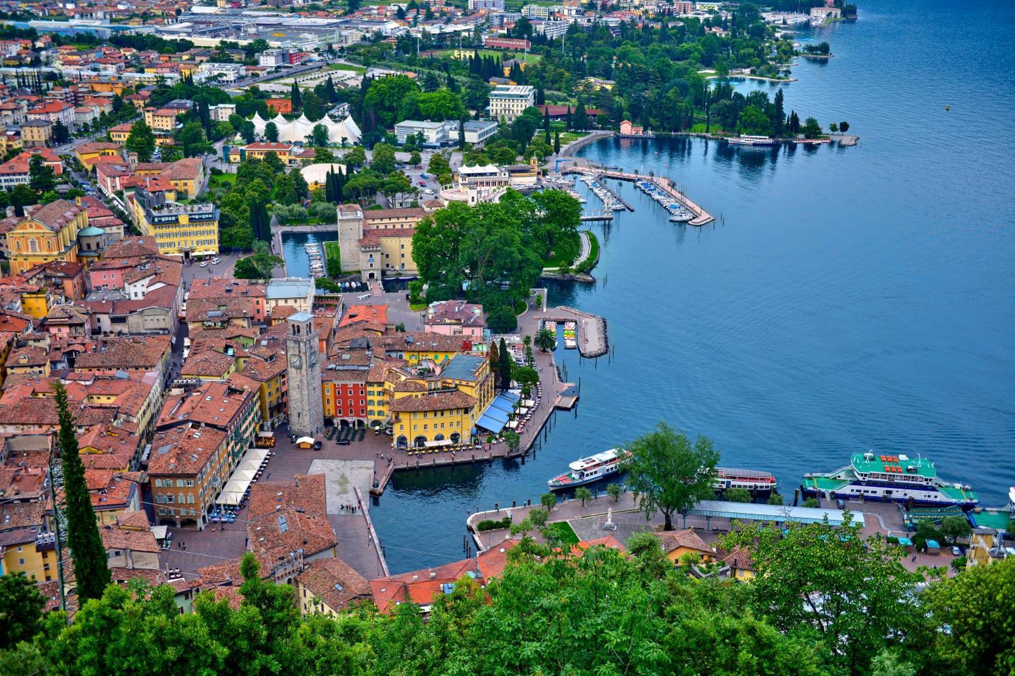 Appartamento Lara - Happy Rentals Riva del Garda Eksteriør billede